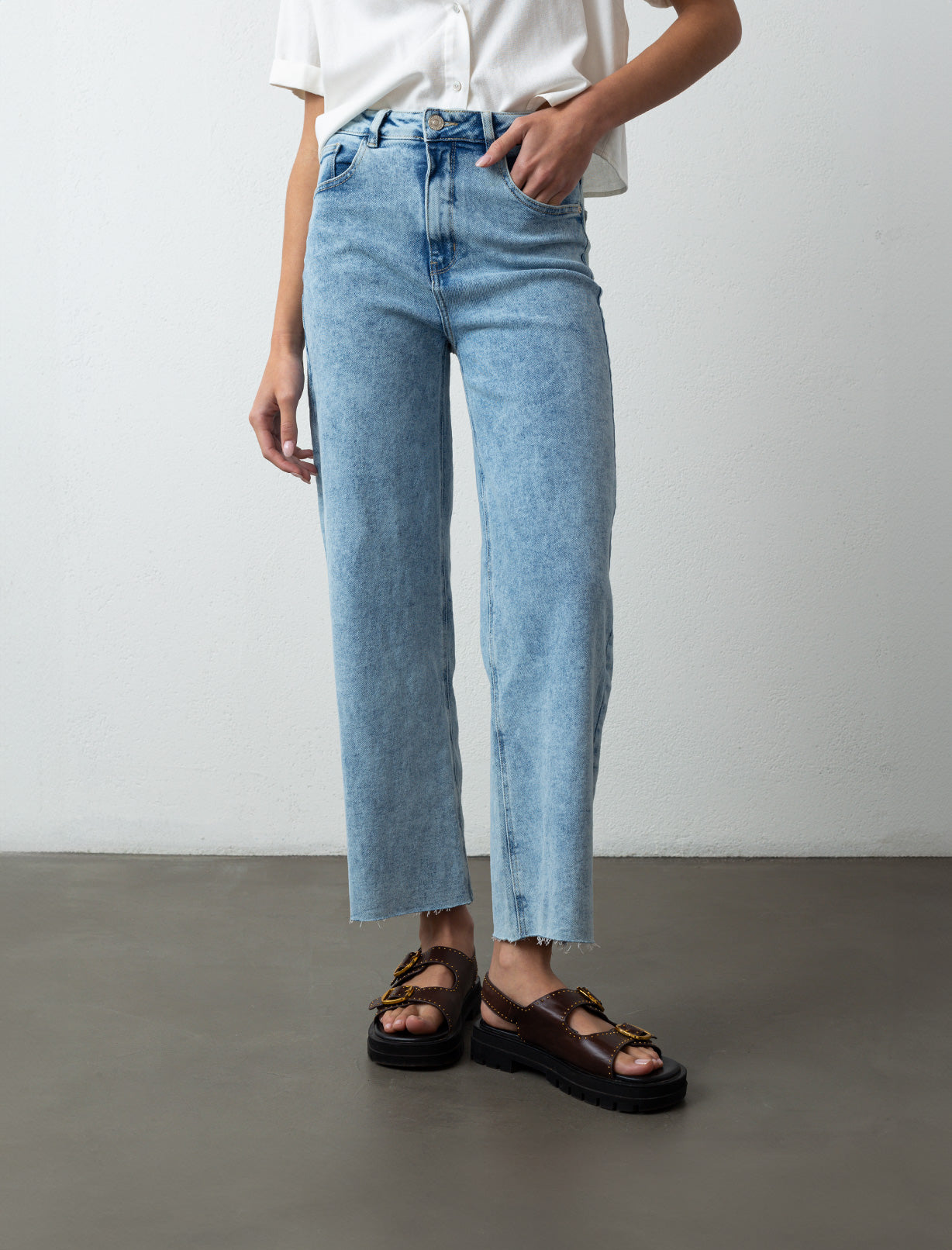 Jean para mujer tono medio Straight Cropped tiro súper alto Pauline infaltable - Azul 14_790D005_A03693_5