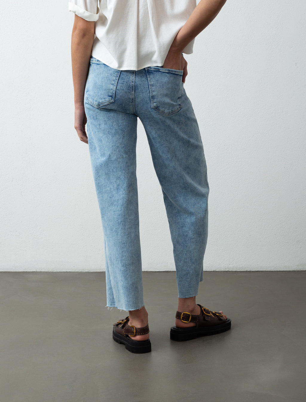 Jean para mujer tono medio Straight Cropped tiro súper alto Pauline infaltable - Azul 14_790D005_A03693_7