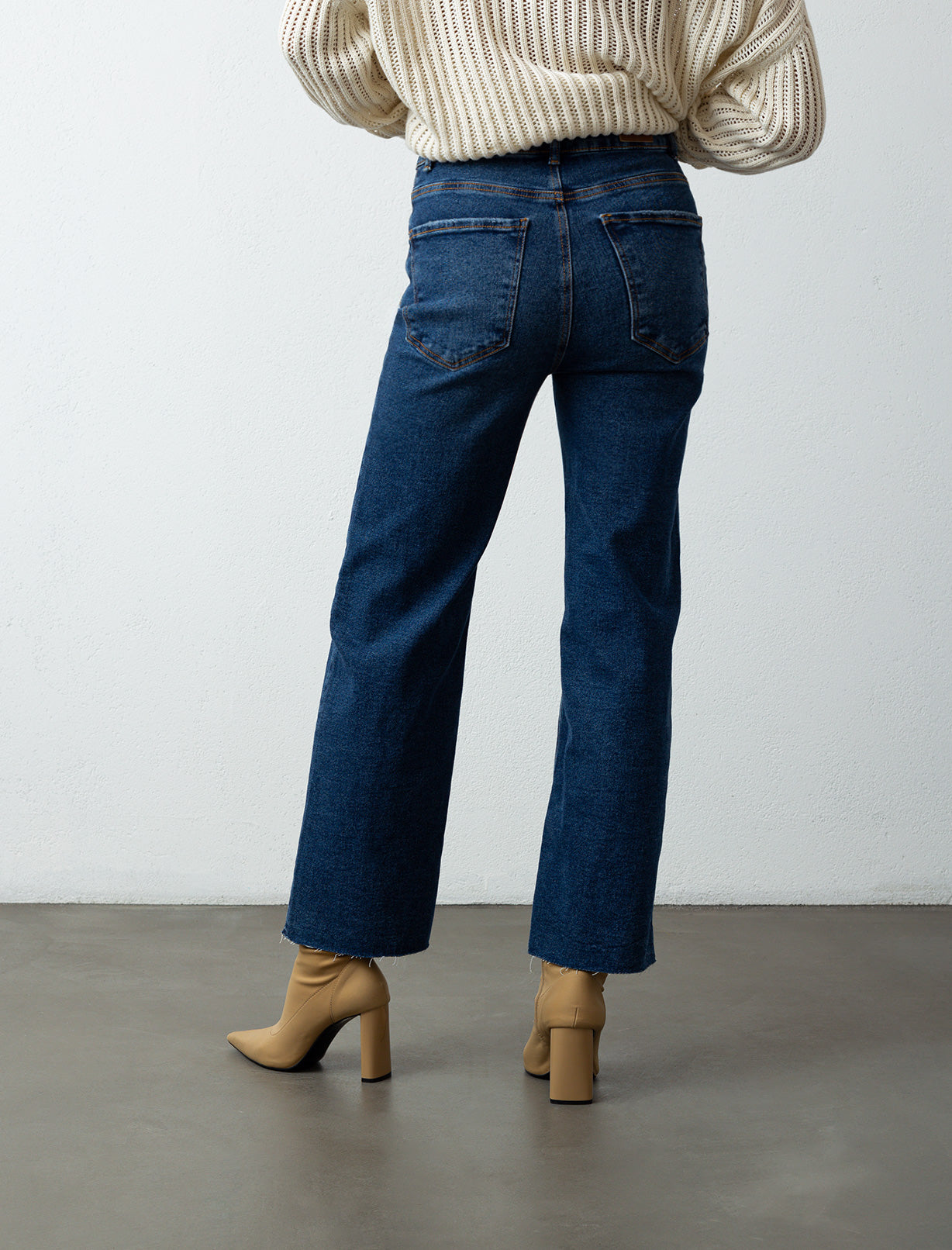 Jean para mujer tono medio Straight Cropped tiro súper alto Pauline infaltable - Azul 14_790D005_A03694_5