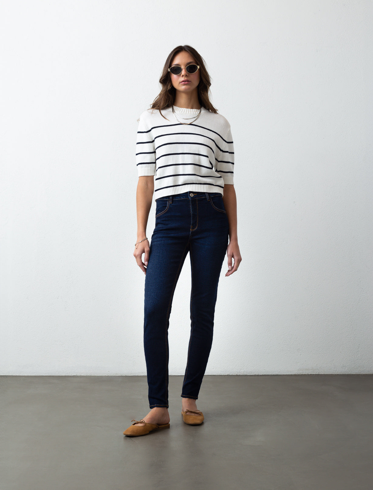 Jean para mujer tono oscuro Jegging tiro medio alto Anna infaltable - Azul 14_790E500_AZU183928_3