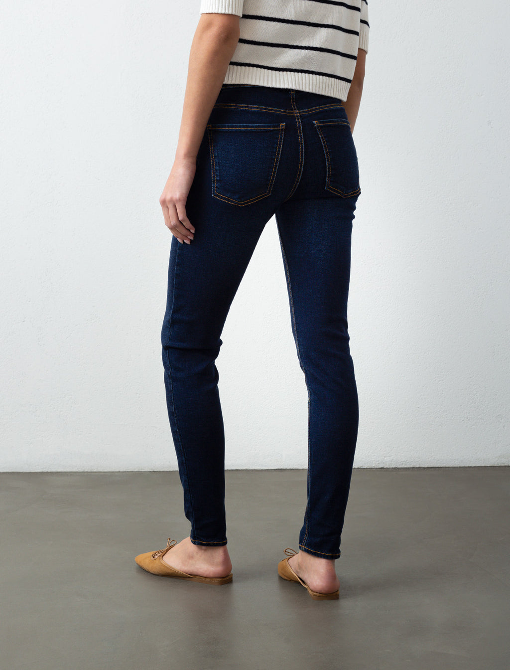 Jean para mujer tono oscuro Jegging tiro medio alto Anna infaltable - Azul 14_790E500_AZU183928_7